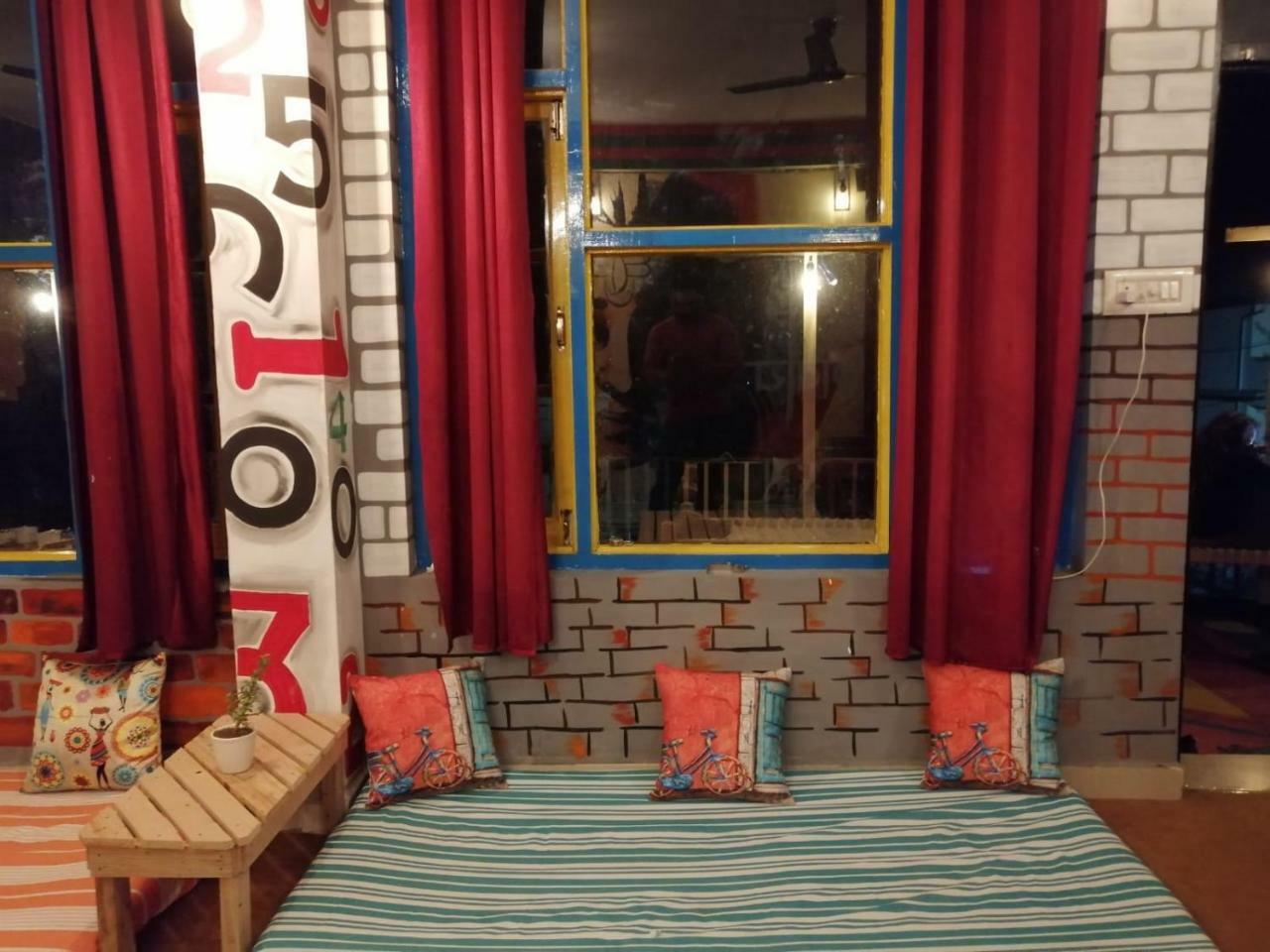 La Vaca India Mcleodganj Hostel McLeod Gandzs Kültér fotó