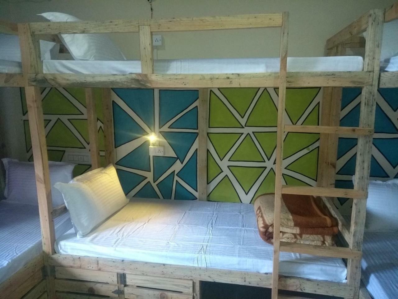 La Vaca India Mcleodganj Hostel McLeod Gandzs Kültér fotó