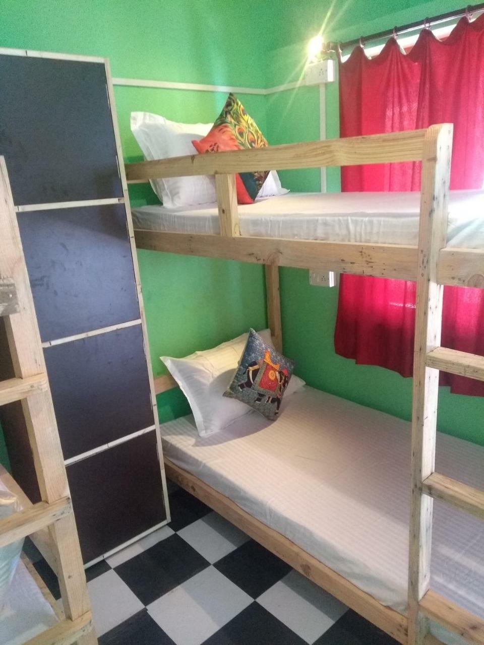 La Vaca India Mcleodganj Hostel McLeod Gandzs Kültér fotó